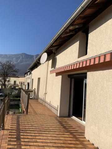 Maison de village de 134 m2 habitable avec grandes dépendances