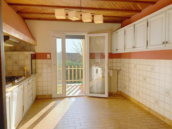 Maison de village de 134 m2 habitable avec grandes dépendances