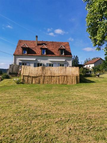 Maison Perigourdine 170 m2 , Piscine et grand jardin