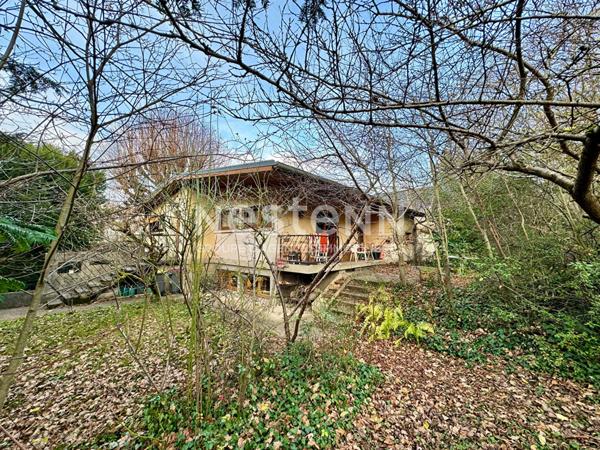 CHATENAY-MALABRY - MAISON D'ARCHITECTE A RENOVER - 172,55M2