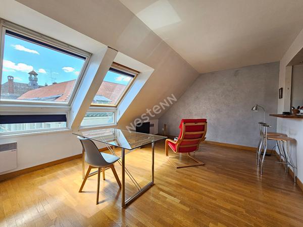 VIEUX-PUTEAUX: Appartement de 2 pièces de 43m² e n Carrez et 51m² au sol avec cave et parking