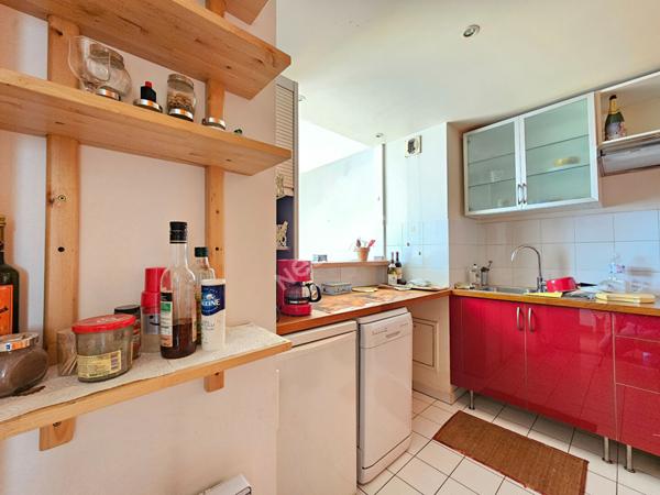 VIEUX-PUTEAUX: Appartement de 2 pièces de 43m² e n Carrez et 51m² au sol avec cave et parking