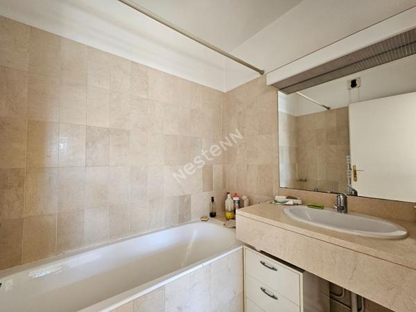 VIEUX-PUTEAUX: Appartement de 2 pièces de 43m² e n Carrez et 51m² au sol avec cave et parking