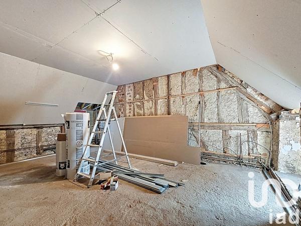 Maison de ville 7 pièces de 140 m² à Saint-Julien-du-Sault (89330)