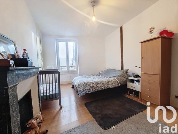 Maison de ville 7 pièces de 140 m² à Saint-Julien-du-Sault (89330)