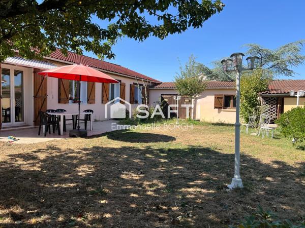 Maison plain pied, 3 chambres, grand garage.