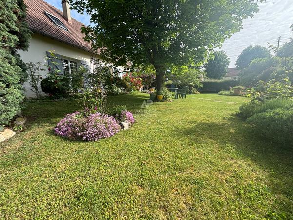 Maison Pontoise 7 pièce(s) 150 m2 €398 000 ** - Référence 11230