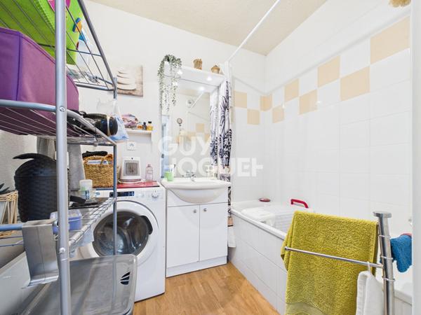 Vendu loué - Appartement Elbeuf - 65 m² - 76500