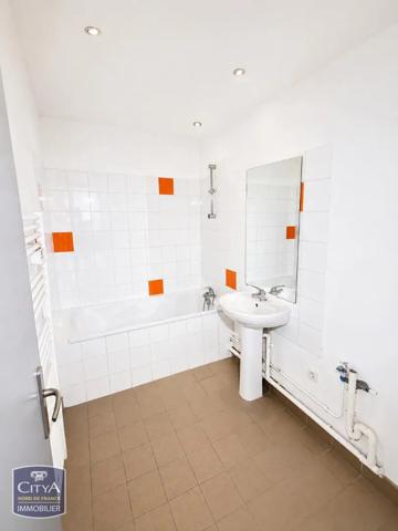 Appartement à louer 2 pièces 67.75m² Aire-sur-la-Lys (62120)