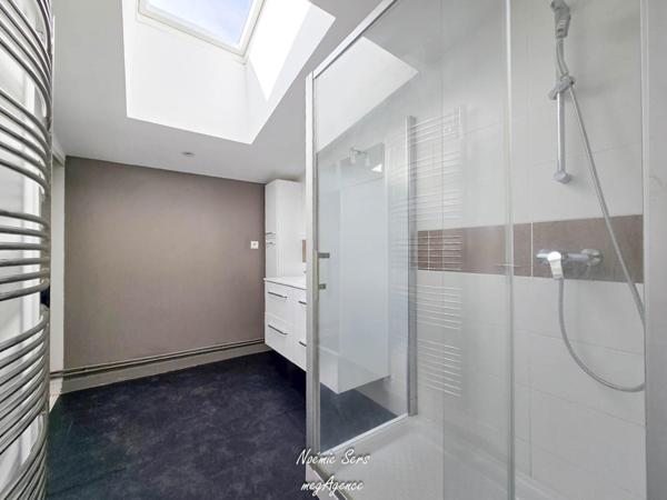 Immeuble à MORTAGNE-SUR-SEVRE, 85290 - 204m²