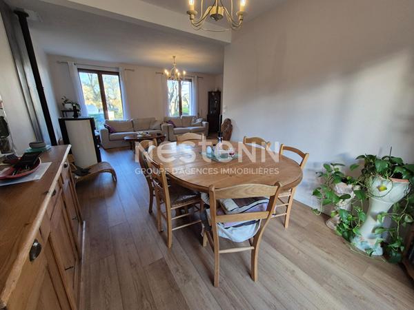 Maison familiale 4 chambres, sur sous-sol complet à Elven.