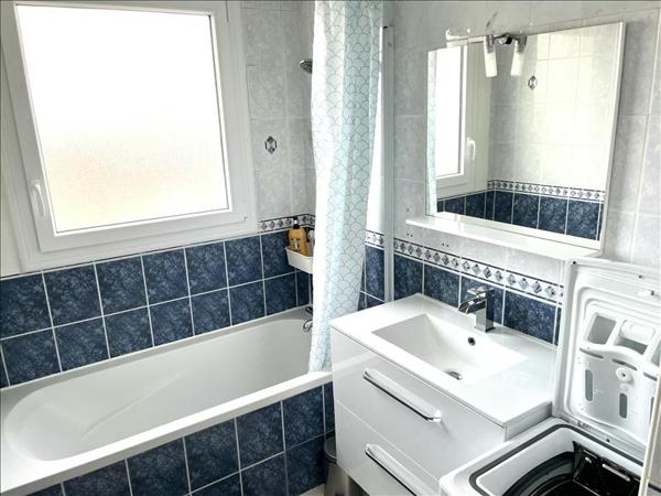 Appartement à louer 901 € CC TOURS 3 p 59 m² DPE D