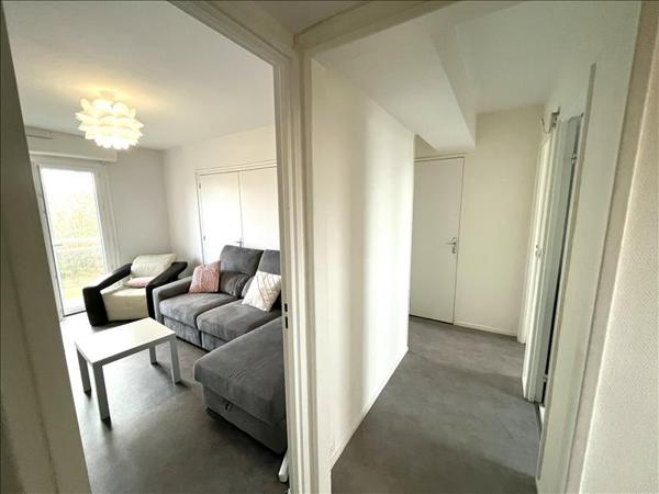 Appartement à louer 901 € CC TOURS 3 p 59 m² DPE D