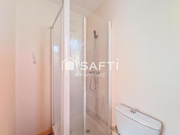 Appartement T2 à vendre 30m², meublé, cave, centre-ville Ax les thermes.