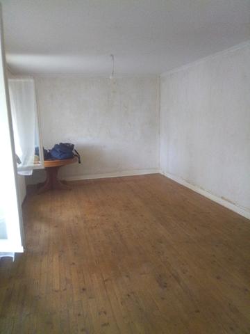 MAISON 2 CHAMBRES - SOUS-SOL COMPLET - GARAGE - JARDIN