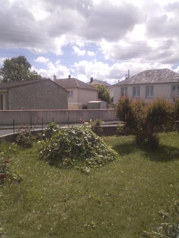 MAISON 2 CHAMBRES - SOUS-SOL COMPLET - GARAGE - JARDIN
