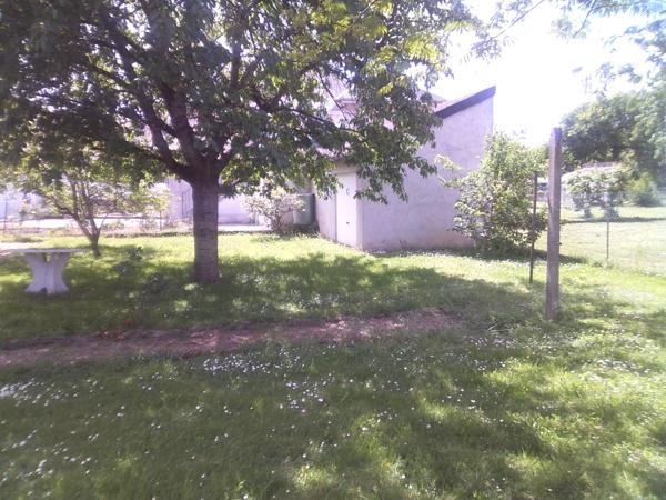MAISON 2 CHAMBRES - SOUS-SOL COMPLET - GARAGE - JARDIN