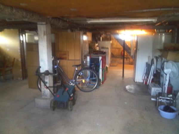MAISON 2 CHAMBRES - SOUS-SOL COMPLET - GARAGE - JARDIN