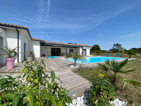 A vendre Maison Pujo Le Plan 4 chambres dont suite parentale piscine pergola