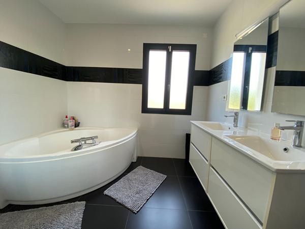 A vendre Maison Pujo Le Plan 4 chambres dont suite parentale piscine pergola