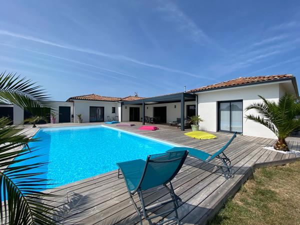 A vendre Maison Pujo Le Plan 4 chambres dont suite parentale piscine pergola