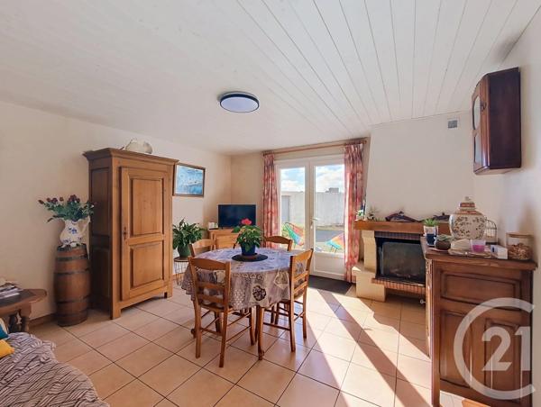 Maison à vendre  5 pièces - 119 m 2   BEAUVOIR SUR MER  - 85