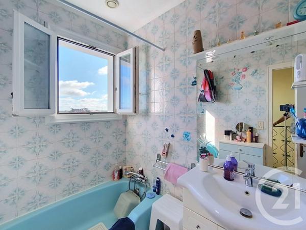Maison à vendre  5 pièces - 119 m 2   BEAUVOIR SUR MER  - 85