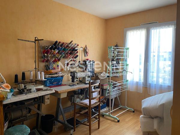 Maison spacieuse à vendre à Bressuire quartier Saint Porchaire de 144m² avec 4 chambres, jardin de 1867 m²