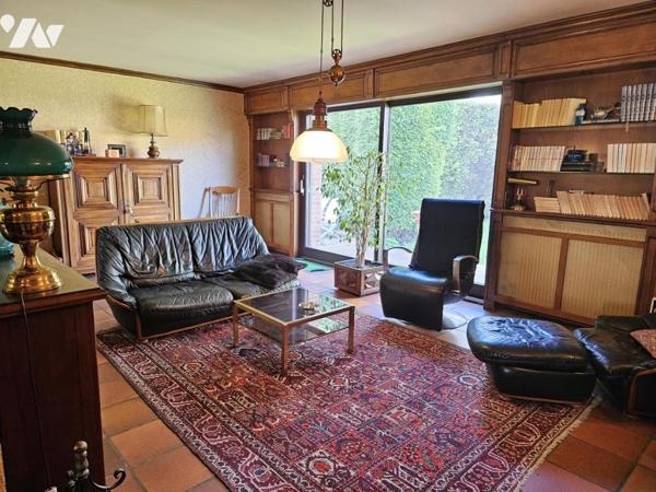 Hyper centre - Maison beaux volumes - jardin - parking - batterie de garages