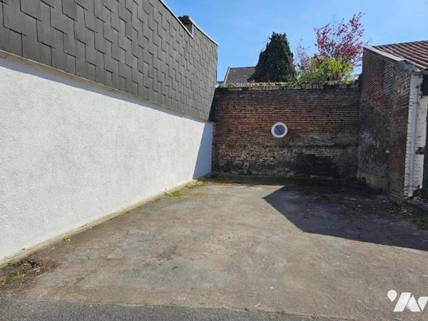 Hyper centre - Maison beaux volumes - jardin - parking - batterie de garages