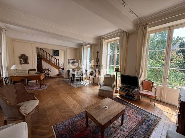 Maison de Maître d'Exception à Compiègne - 5 Chambres, Grand Standing