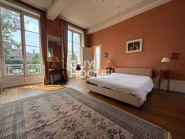 Maison de Maître d'Exception à Compiègne - 5 Chambres, Grand Standing