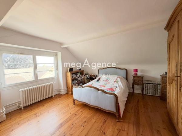 Maison à Thoiry, 78770 - 8 pièces 233m²