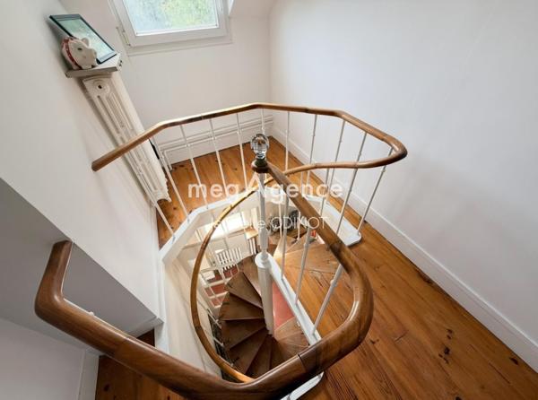 Maison à Thoiry, 78770 - 8 pièces 233m²