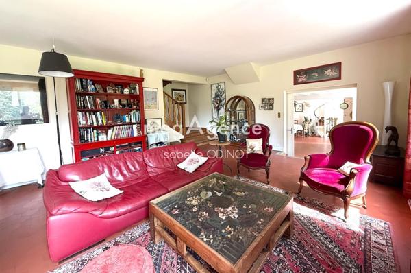 Maison à Thoiry, 78770 - 8 pièces 233m²