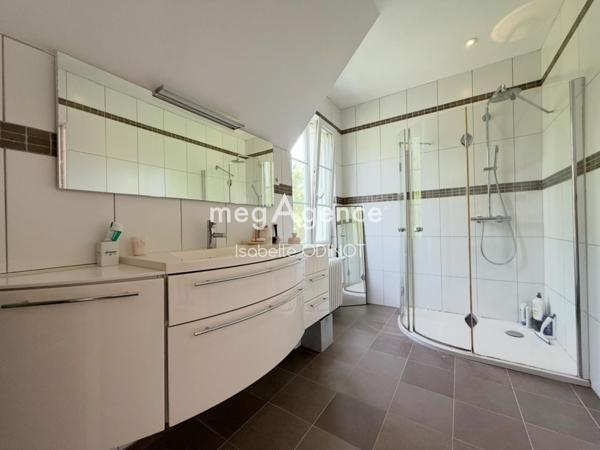 Maison à Thoiry, 78770 - 8 pièces 233m²