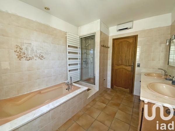 Maison à vendre 5 pièces 147 m² Pourrières