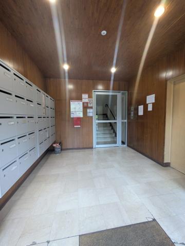 Appartement 3 pièces traversant et lumineux au 7eme étage avec ascenseur