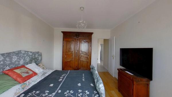 Appartement 3 pièces traversant et lumineux au 7eme étage avec ascenseur