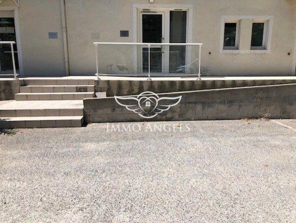 Local professionnel 54 m2