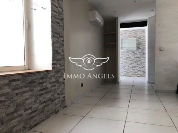 Local professionnel 54 m2