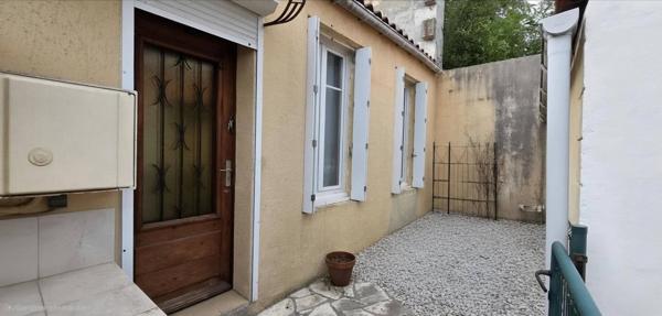 MAISON A SAINTES