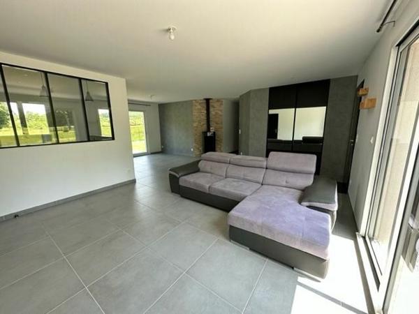 Maison à louer    3 pièces •  Bonnac-la-Côte