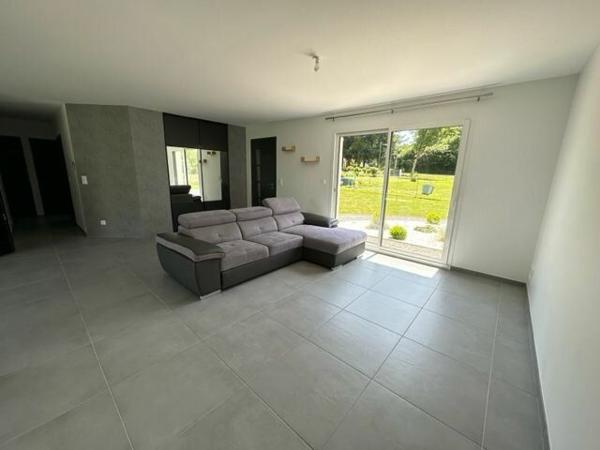 Maison à louer    3 pièces •  Bonnac-la-Côte