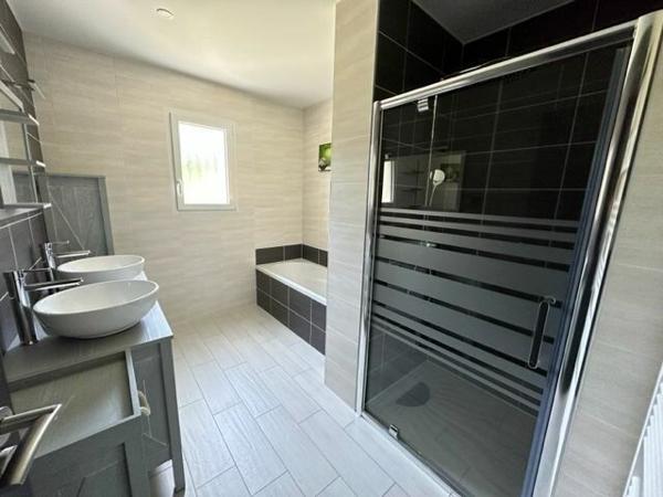 Maison à louer    3 pièces •  Bonnac-la-Côte