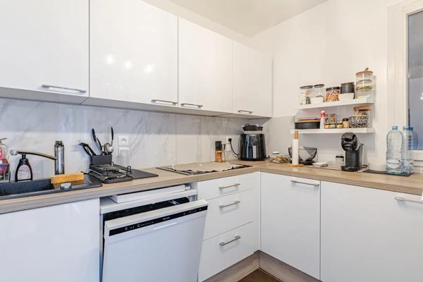 Appartement
         4 pièces
        - 81 m² Exclusivité 295 000 € *