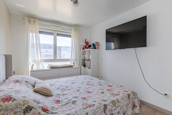 Appartement
         4 pièces
        - 81 m² Exclusivité 295 000 € *