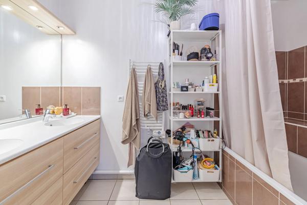 Appartement
         4 pièces
        - 81 m² Exclusivité 295 000 € *