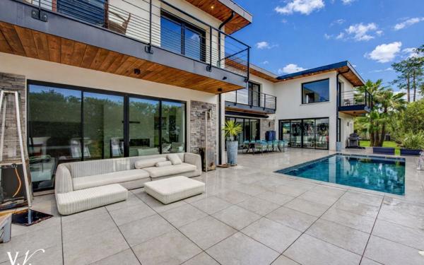 Maison à vendre    4 pièces • 245 m2 Anglet