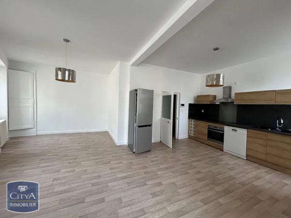 Appartement à louer 5 pièces 94.83m² Le Blanc (36300)